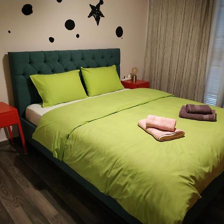 Cozy Apartment Near Metro Station Agia Marina Aten Exteriör bild