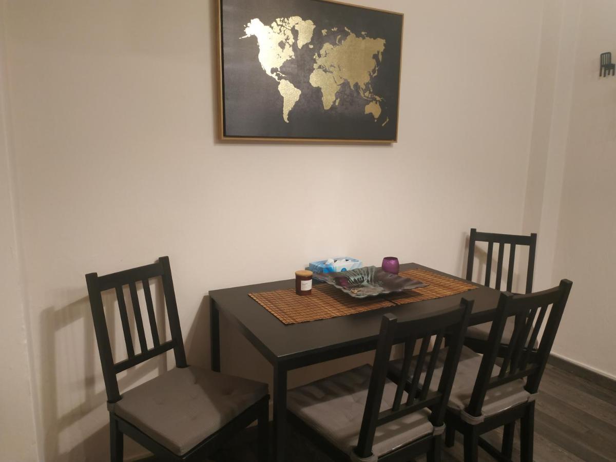 Cozy Apartment Near Metro Station Agia Marina Aten Exteriör bild