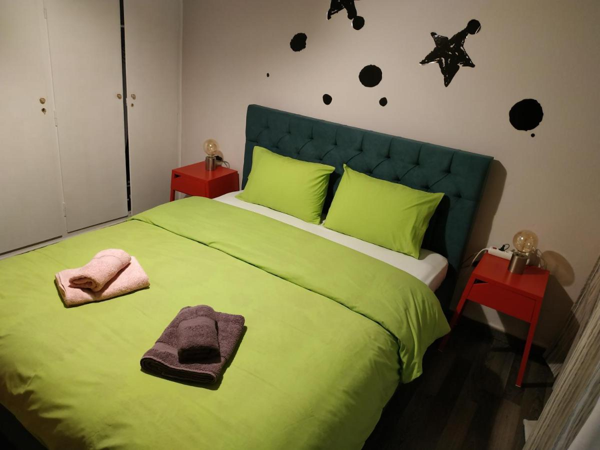 Cozy Apartment Near Metro Station Agia Marina Aten Exteriör bild