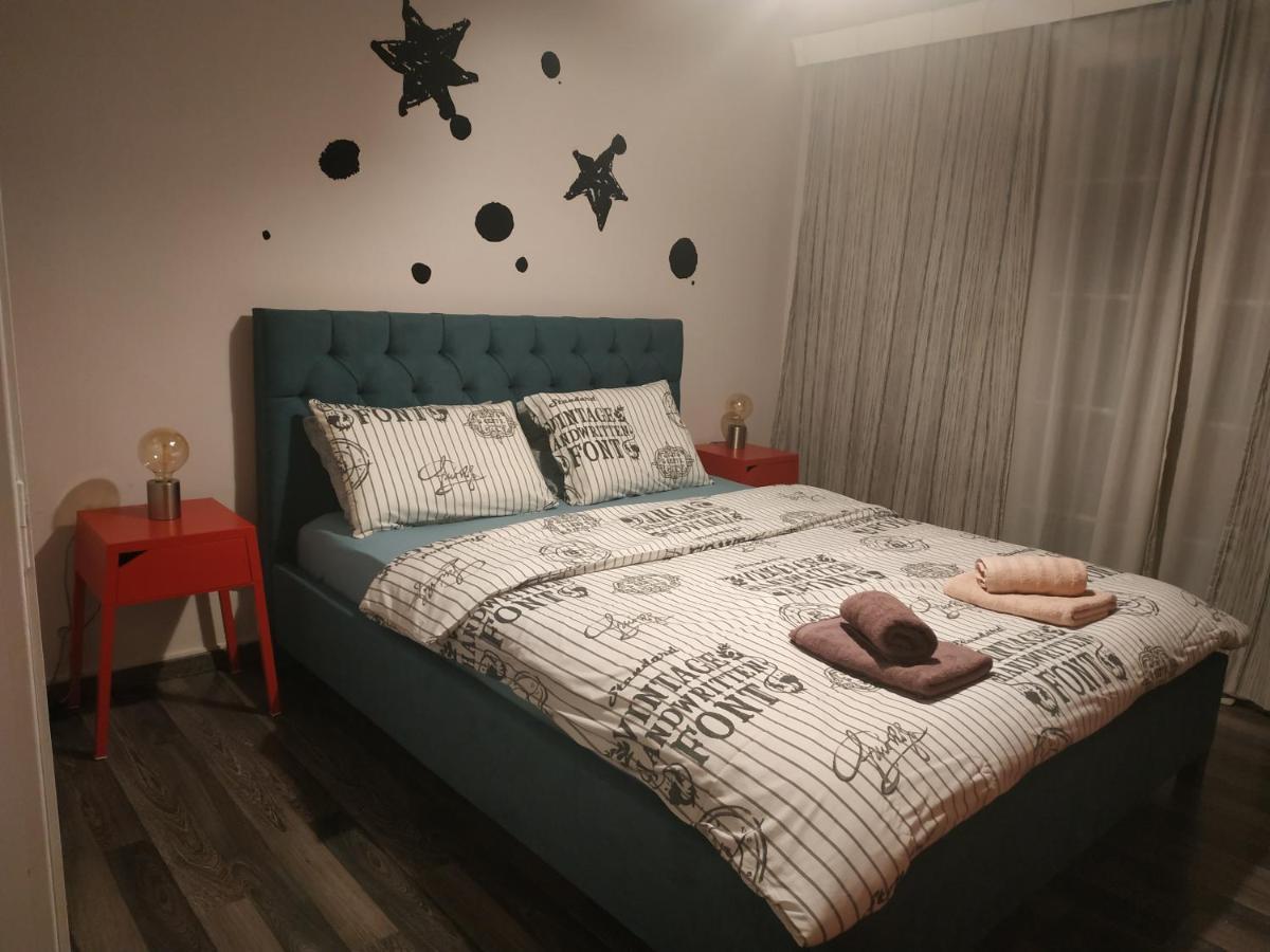 Cozy Apartment Near Metro Station Agia Marina Aten Exteriör bild