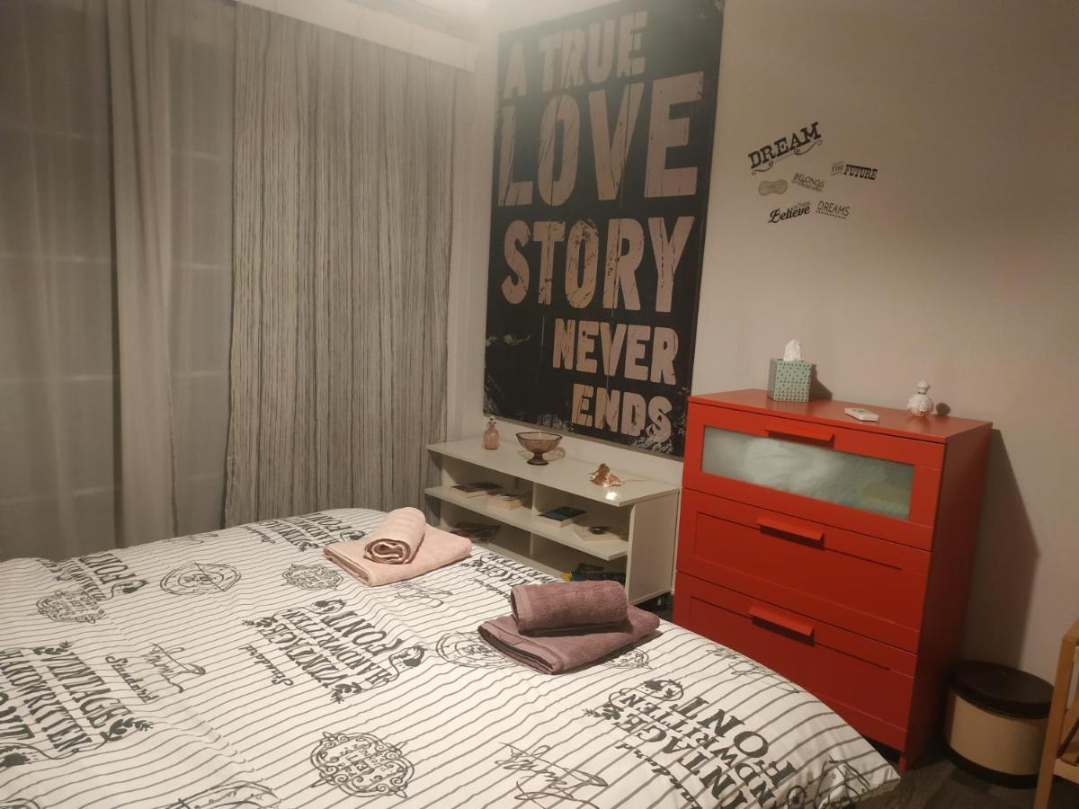 Cozy Apartment Near Metro Station Agia Marina Aten Exteriör bild