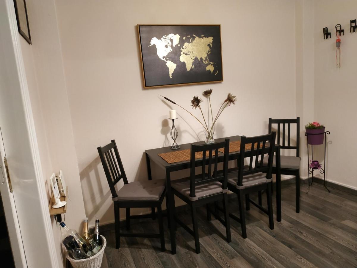 Cozy Apartment Near Metro Station Agia Marina Aten Exteriör bild